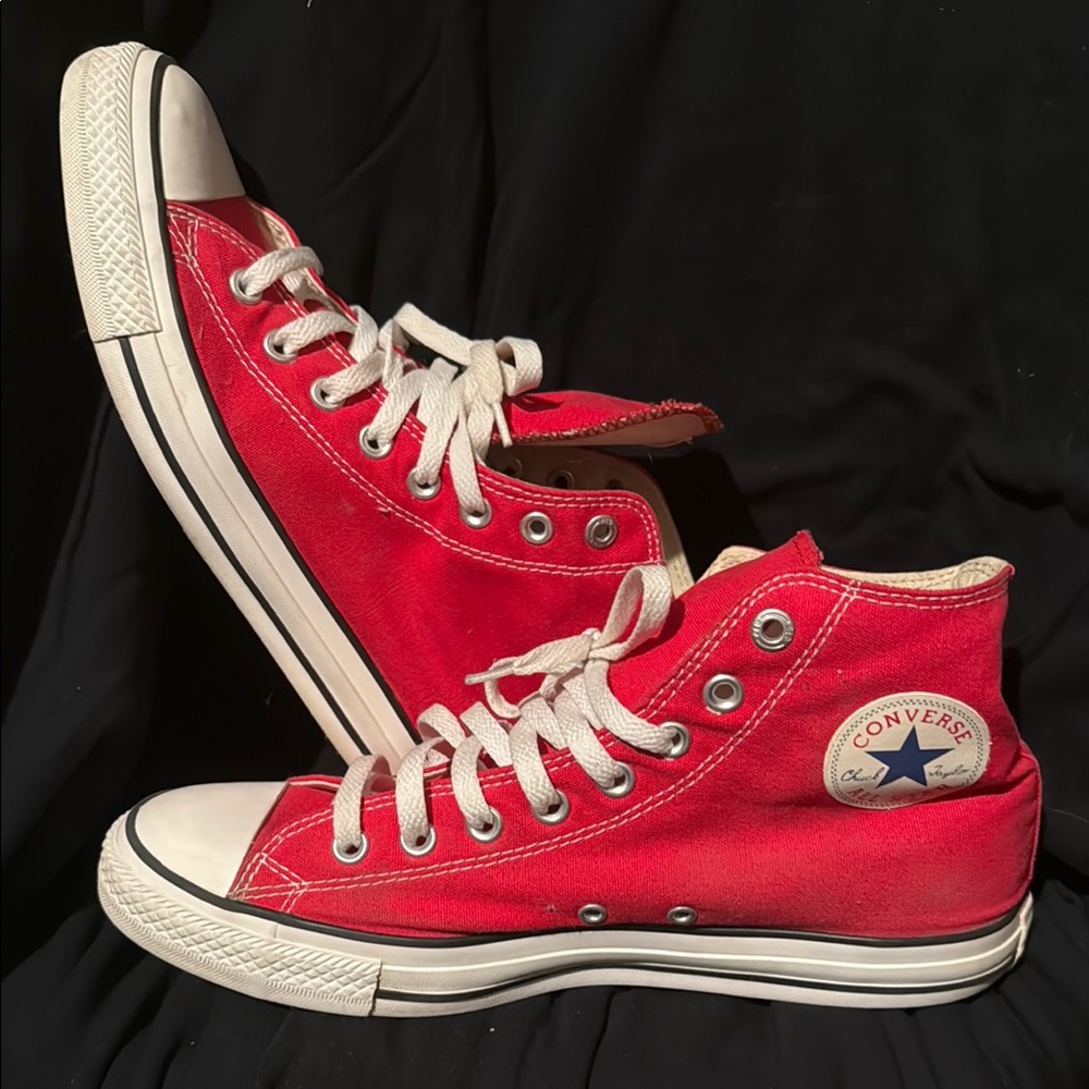 Converse Red High-Top Sneakers Classic Canvas Design